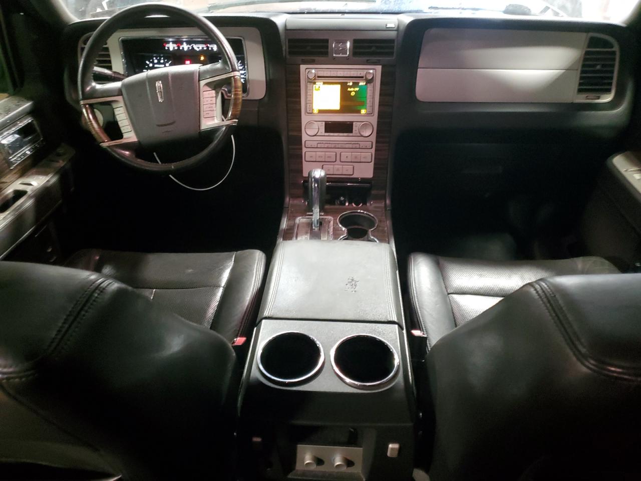 LINCOLN NAVIGATOR 2010 — 9