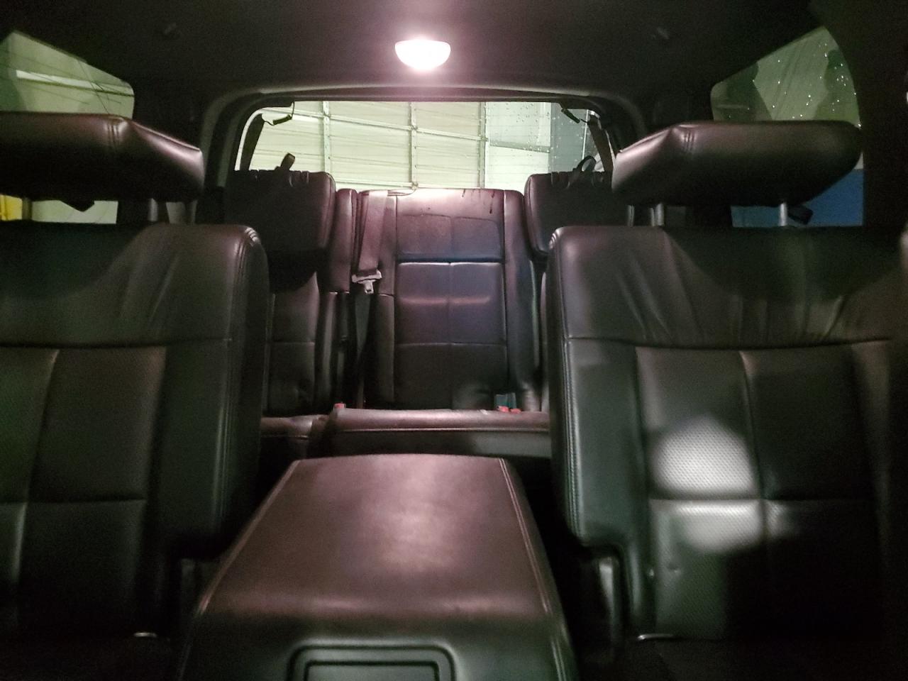 LINCOLN NAVIGATOR 2010 — 11