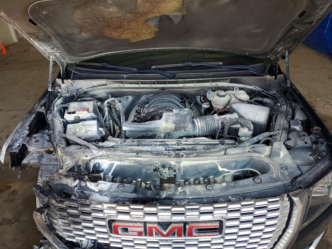 GMC YUKON 2021 — 13
