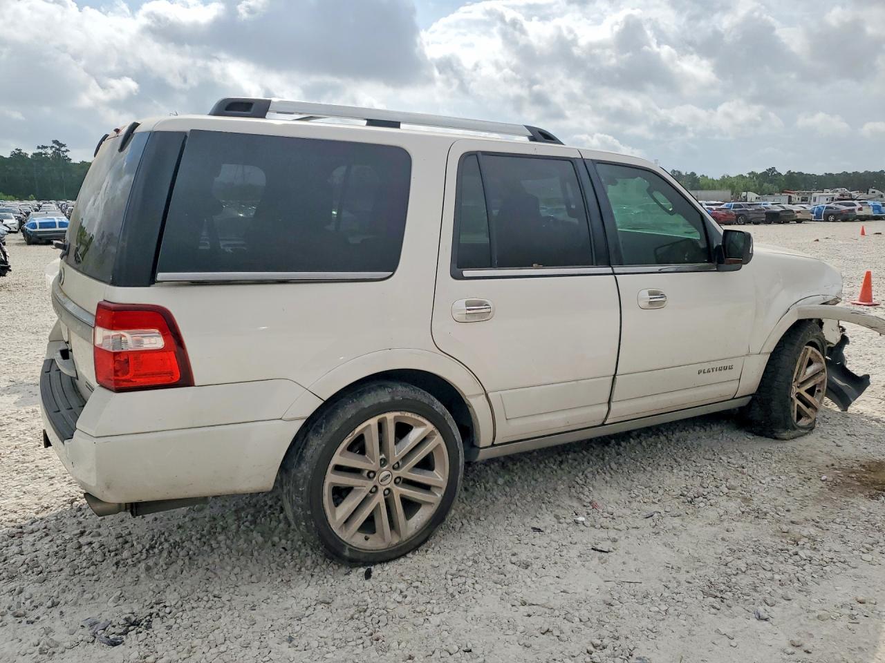 FORD EXPEDITION 2016 — 4