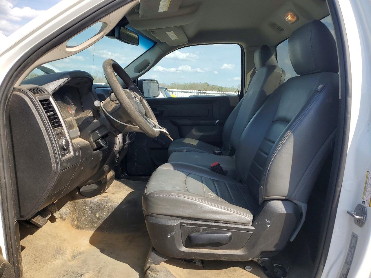 RAM 1500 CLASSIC 2020 — 8