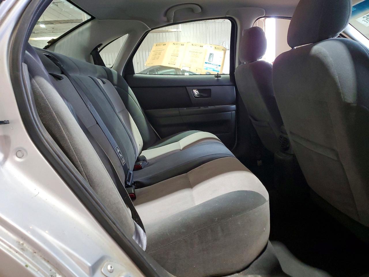 FORD TAURUS 2002 — 11