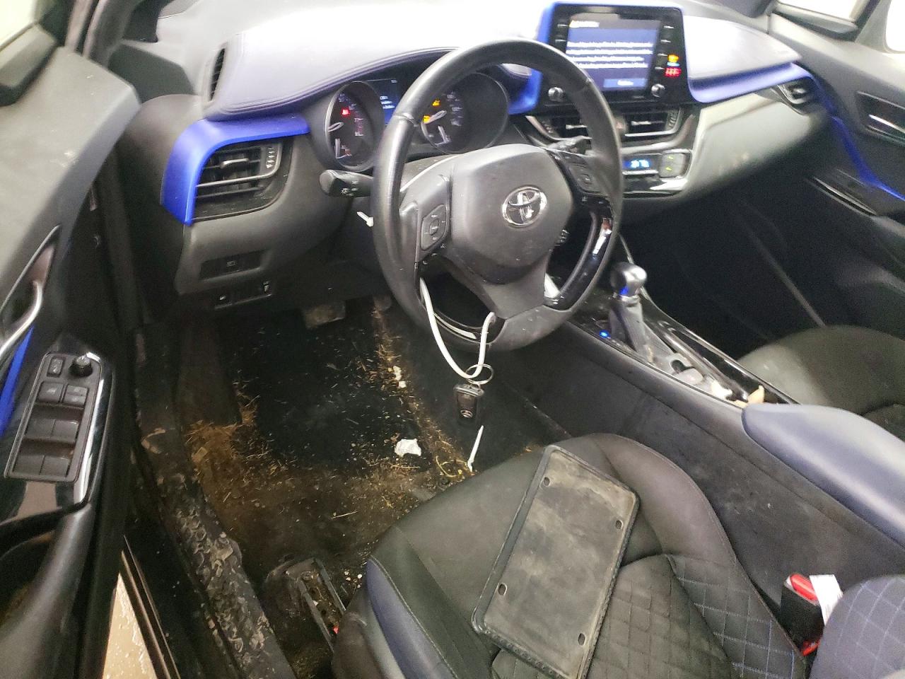 TOYOTA C-HR 2021 — 9