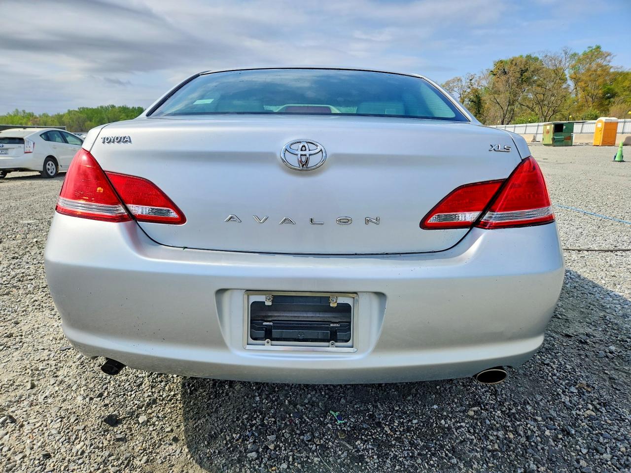 TOYOTA AVALON 2005 — 7