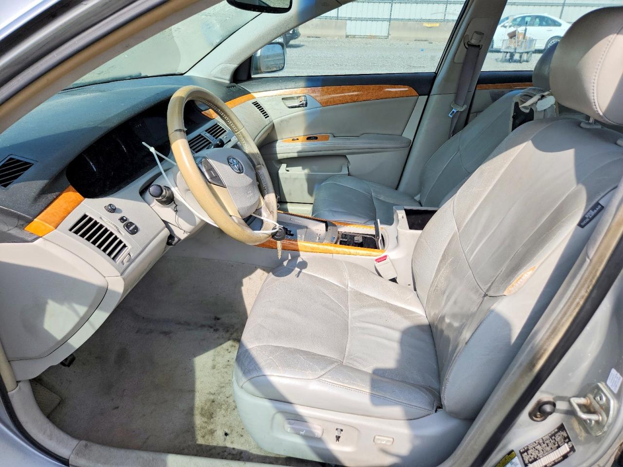 TOYOTA AVALON 2005 — 8
