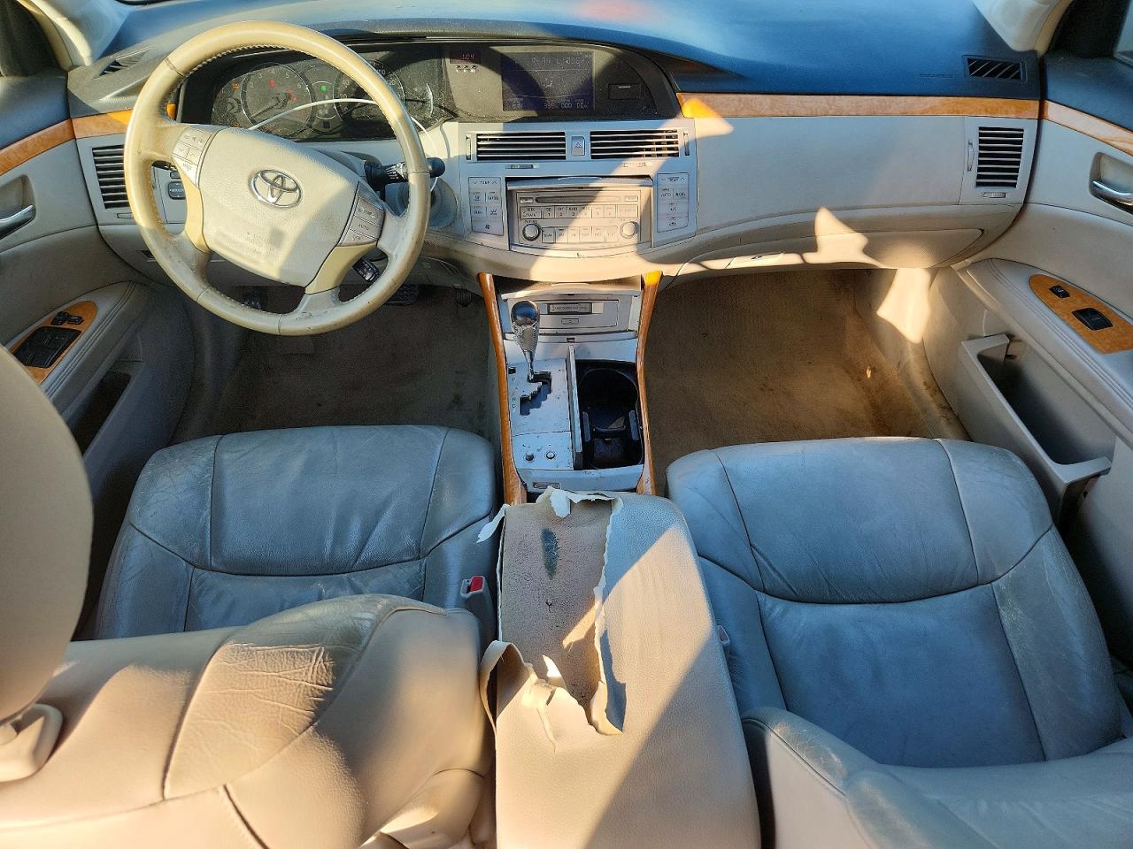 TOYOTA AVALON 2005 — 9