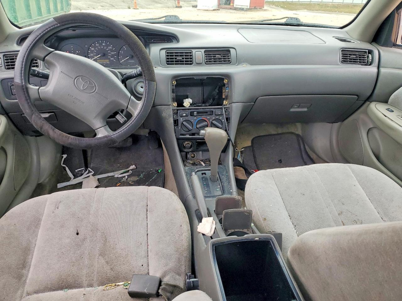 TOYOTA CAMRY 1999 — 9