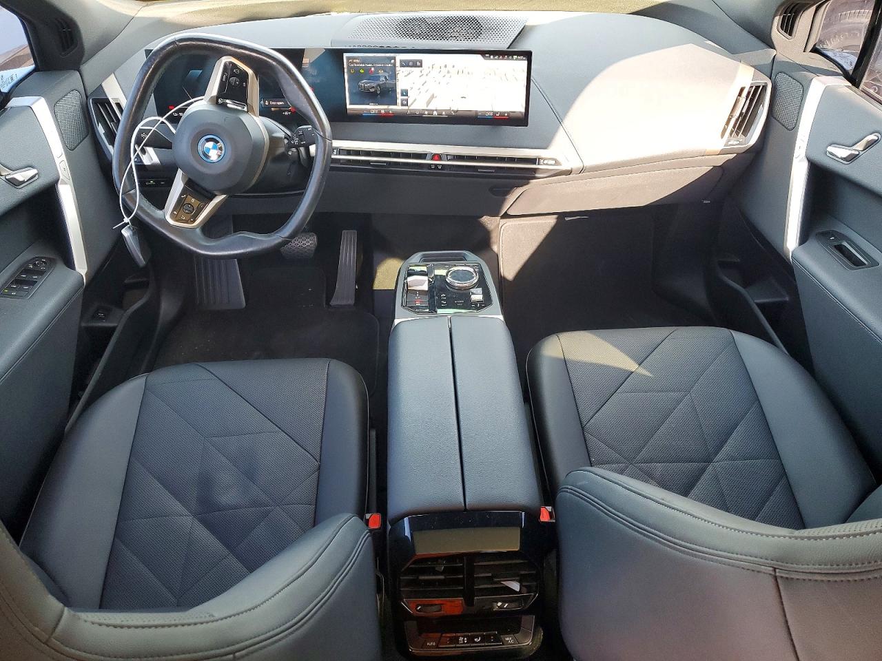 BMW IX 2024 — 9