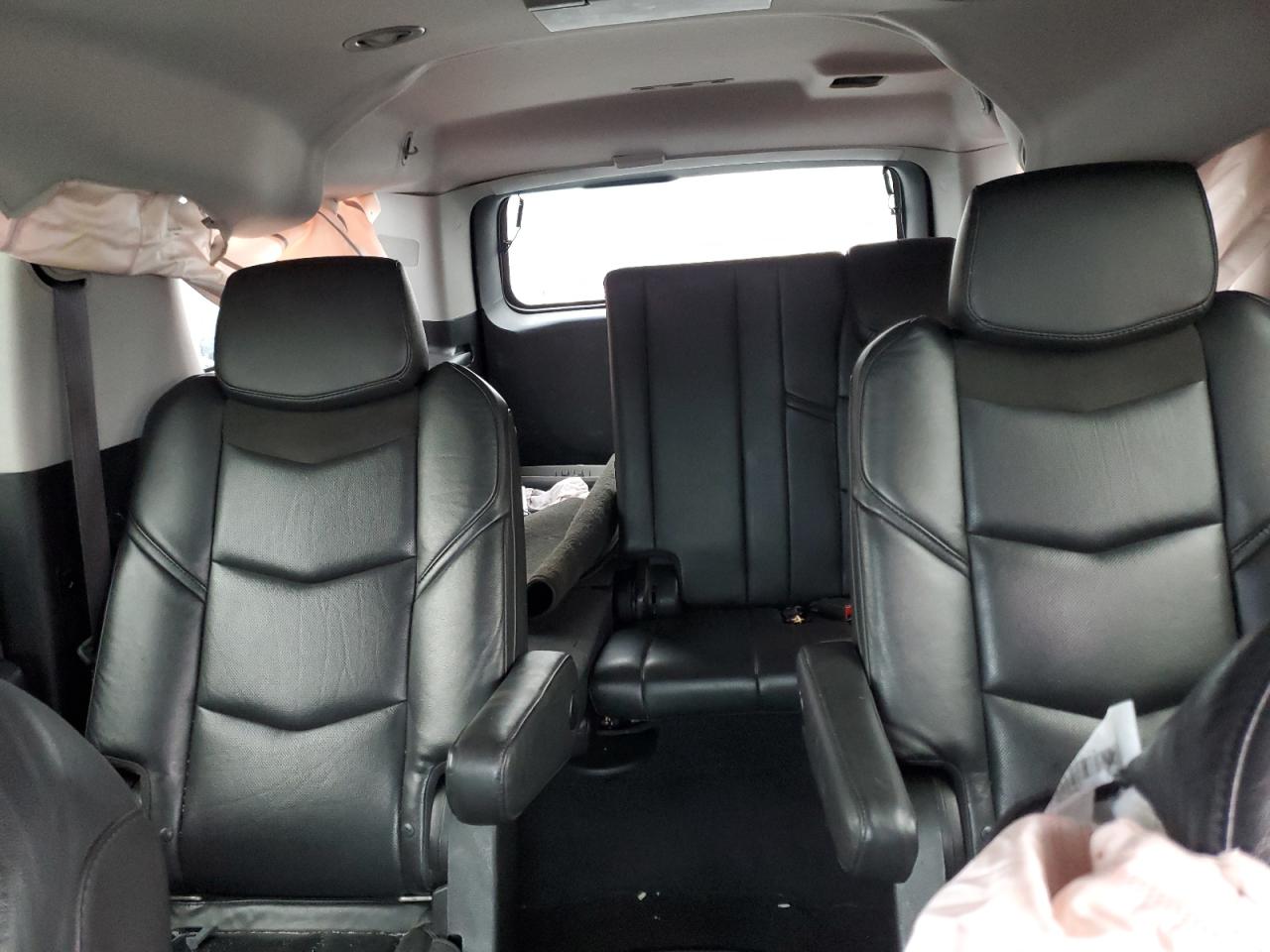 CADILLAC ESCALADE 2016 — 11