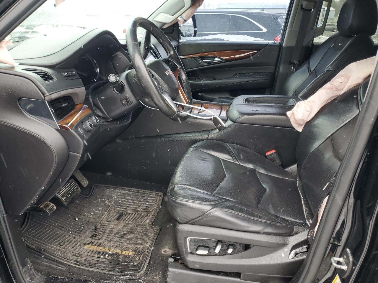 CADILLAC ESCALADE 2016 — 8