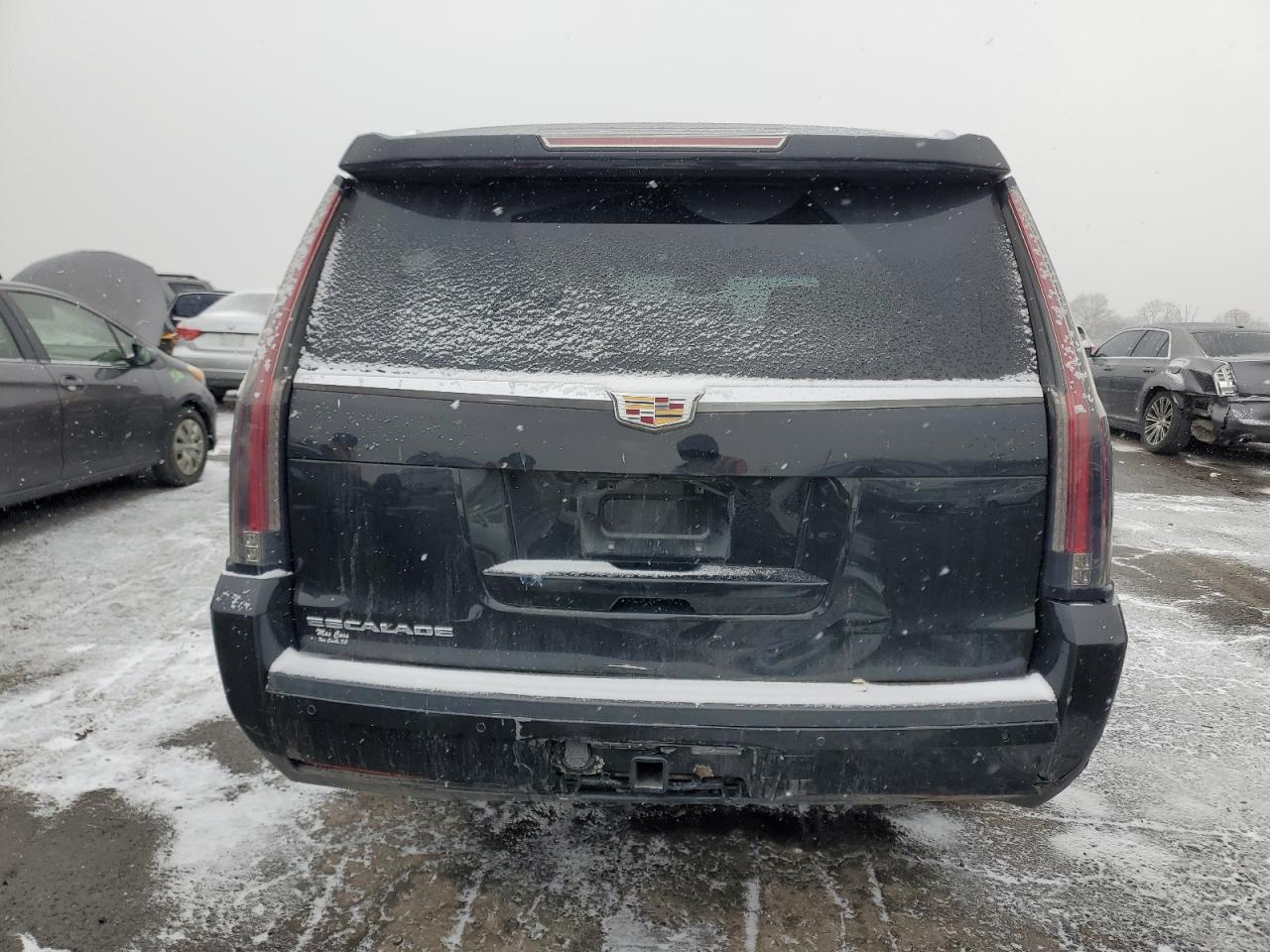 CADILLAC ESCALADE 2016 — 7