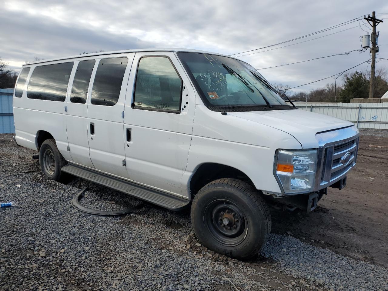 2011 FORD E-350