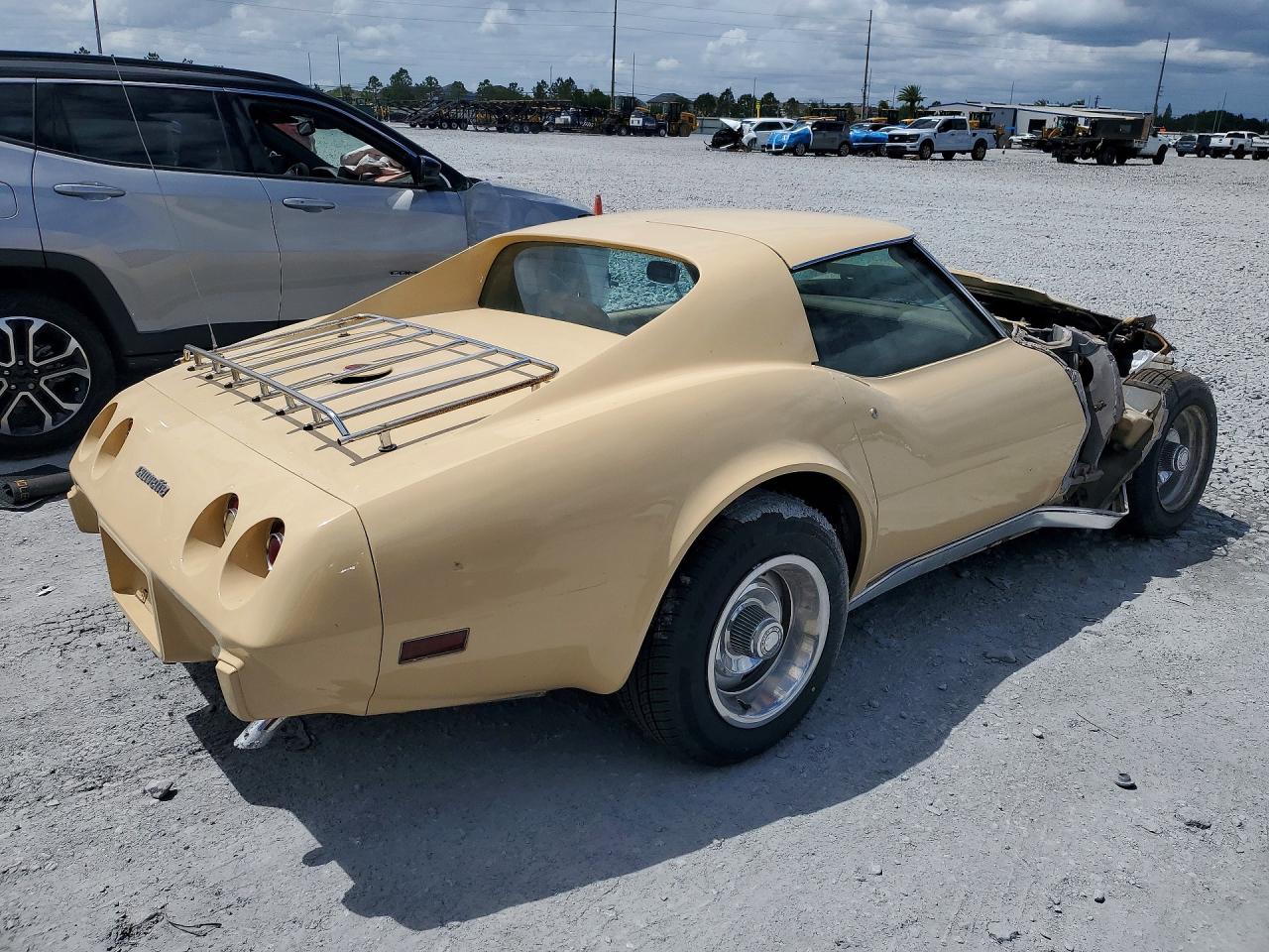 CHEVROLET CORVETTE 1976 — 4