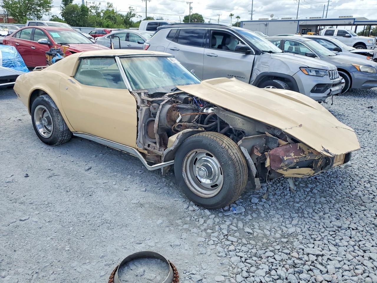 CHEVROLET CORVETTE 1976 — 5