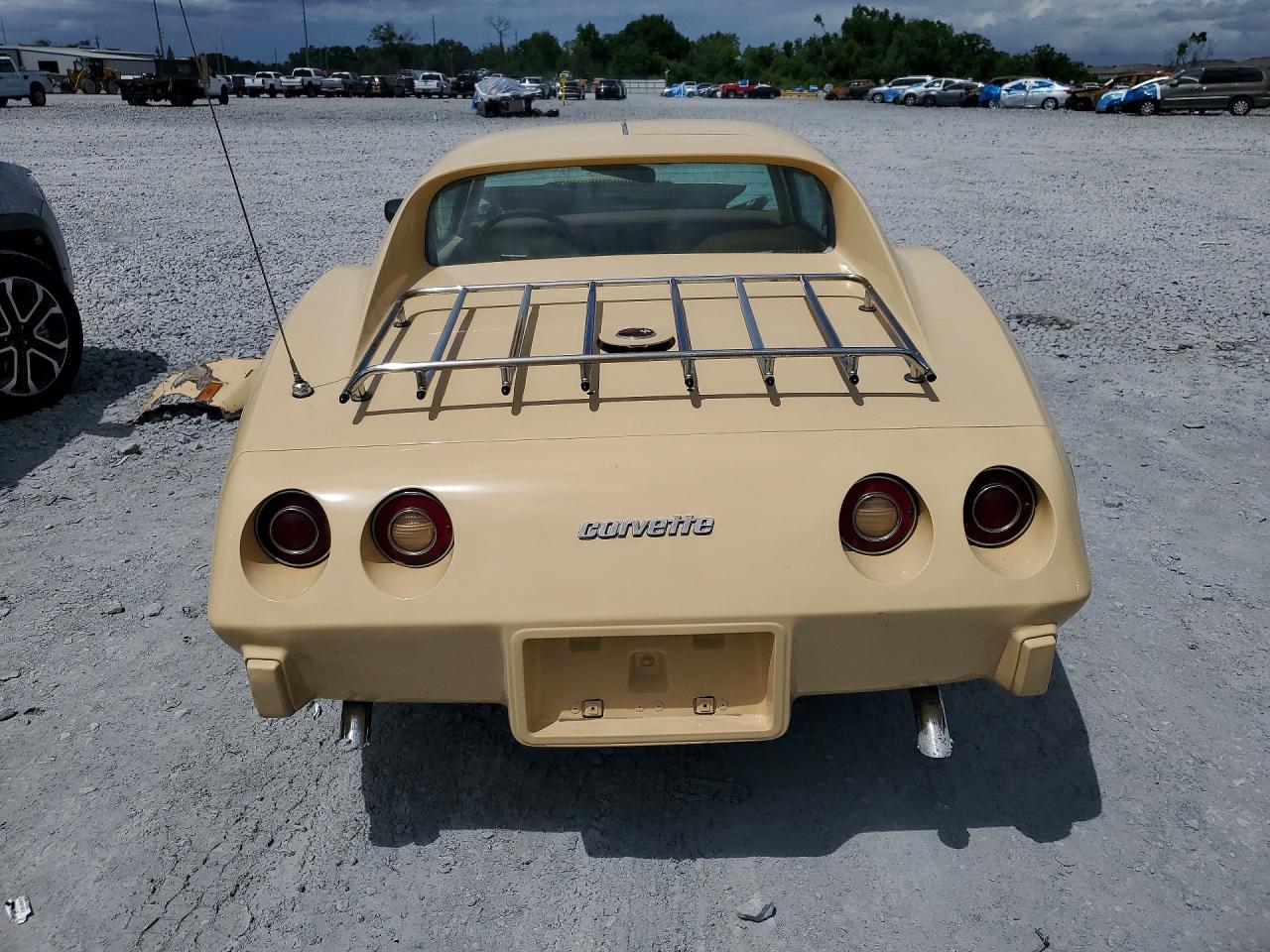 CHEVROLET CORVETTE 1976 — 7