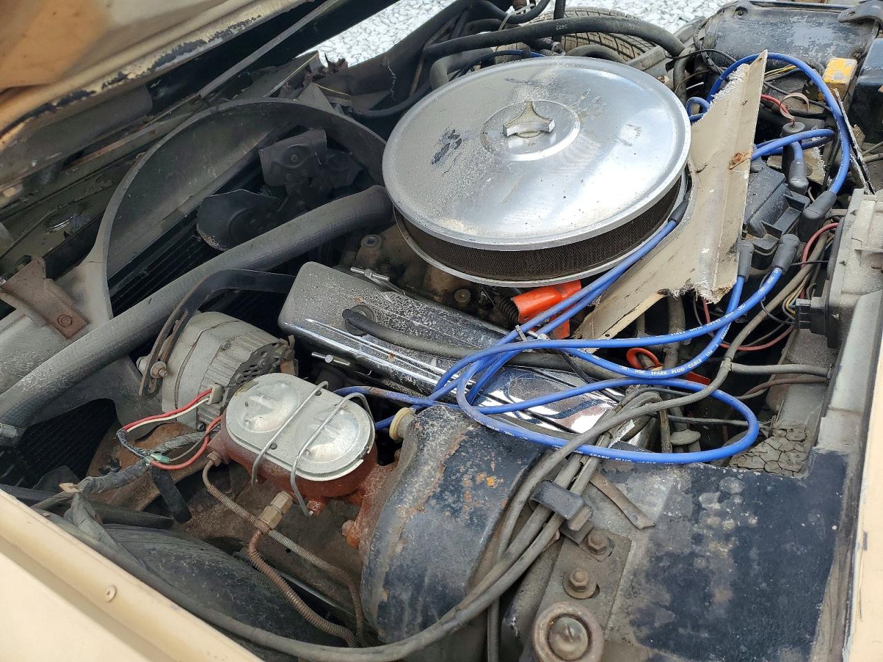 CHEVROLET CORVETTE 1976 — 12