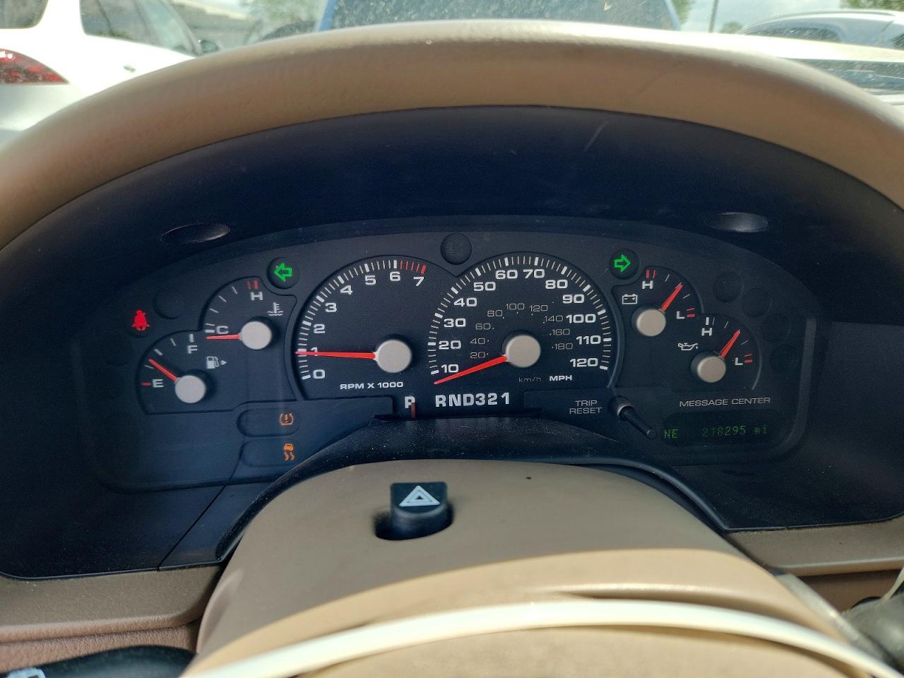 FORD EXPLORER 2005 — 10