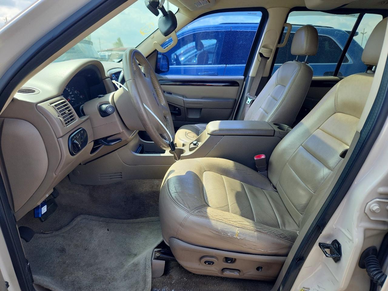 FORD EXPLORER 2005 — 8