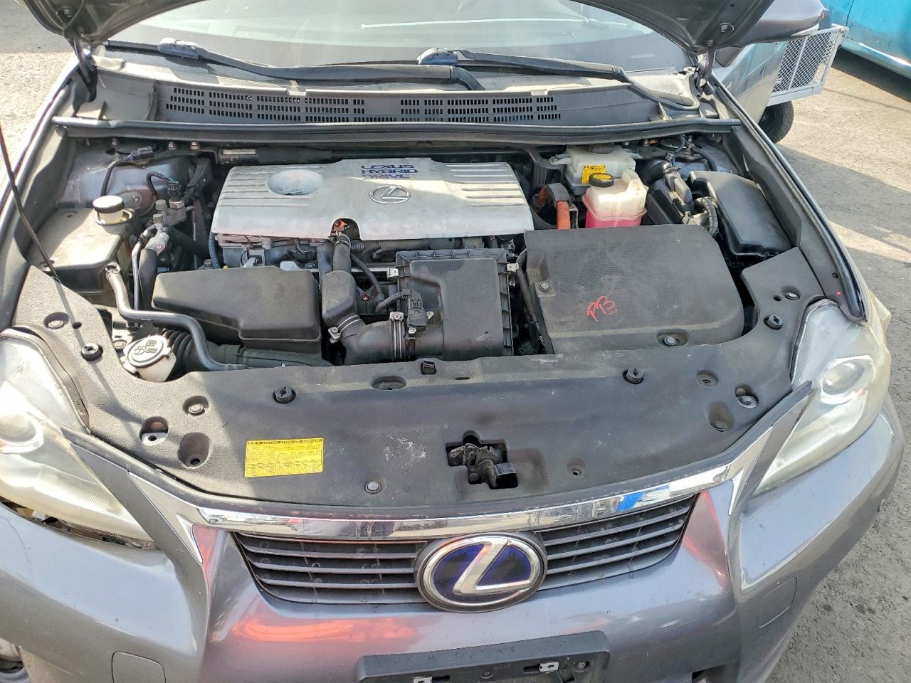 LEXUS CT 200H 2013 — 12