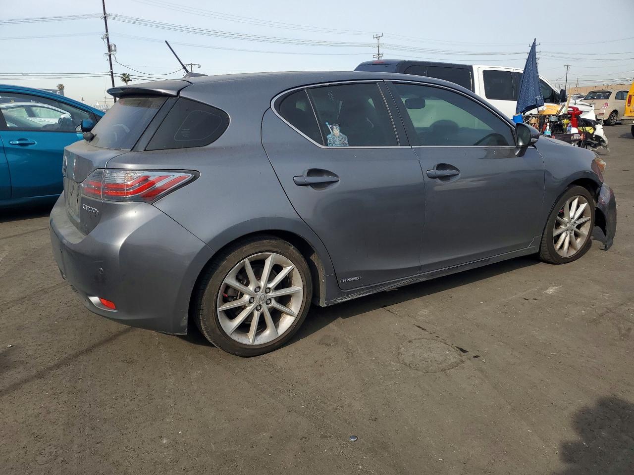 LEXUS CT 200H 2013 — 4