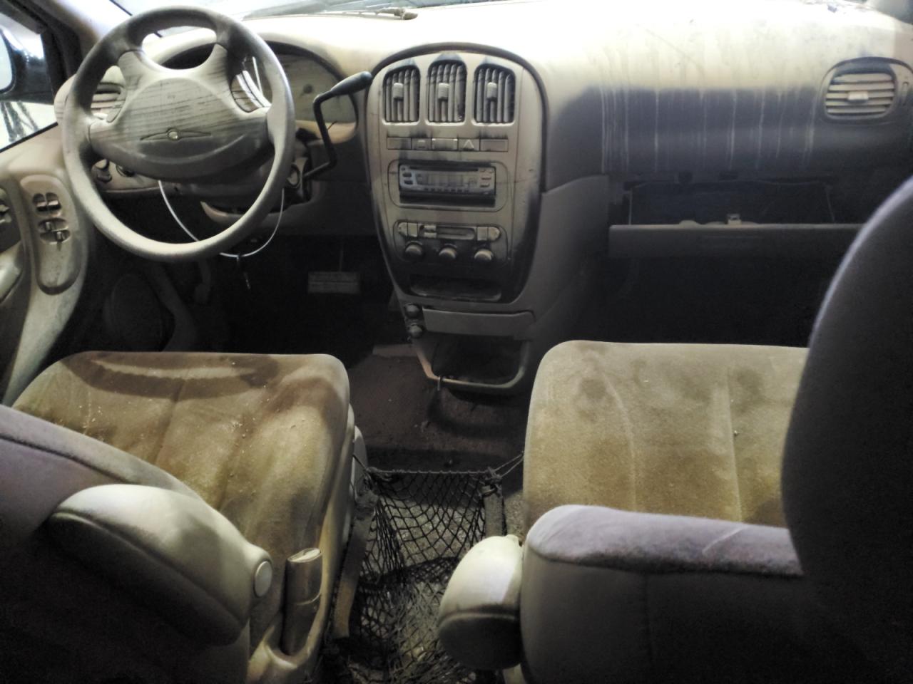 CHRYSLER TOWN & COUNTRY 2001 — 9