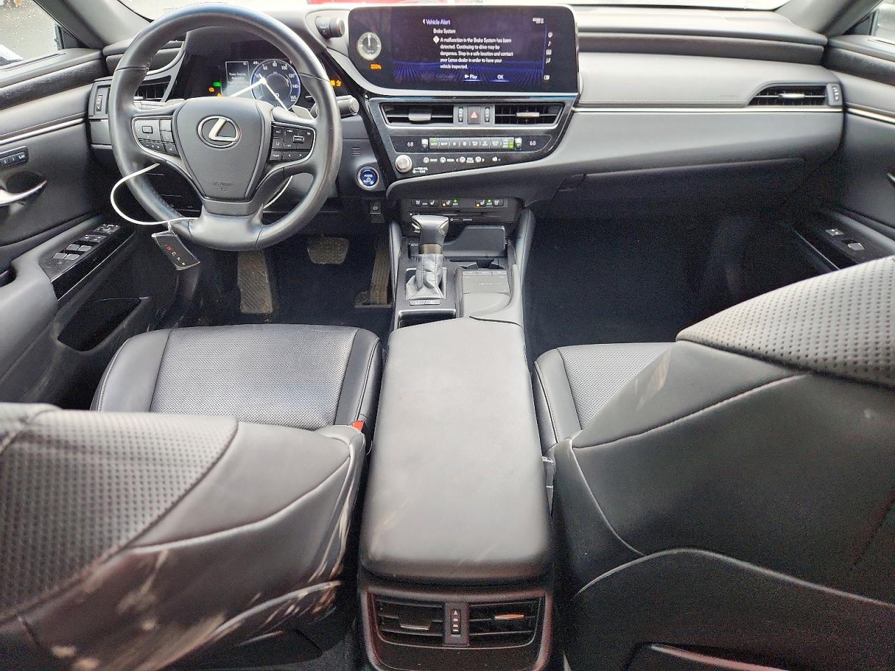 LEXUS ES 300H 2022 — 9