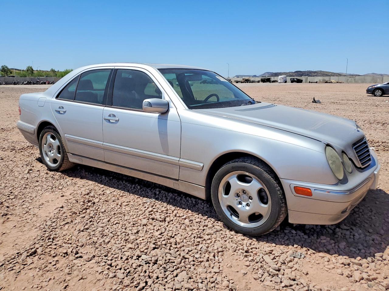 MERCEDES-BENZ E 2001 — 5