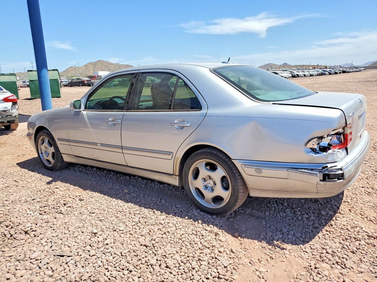 MERCEDES-BENZ E 2001 — 3
