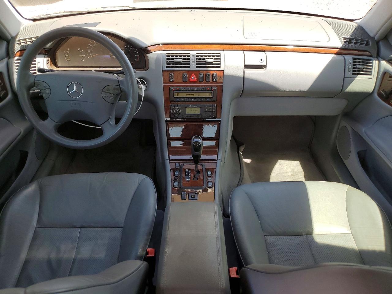 MERCEDES-BENZ E 2001 — 9