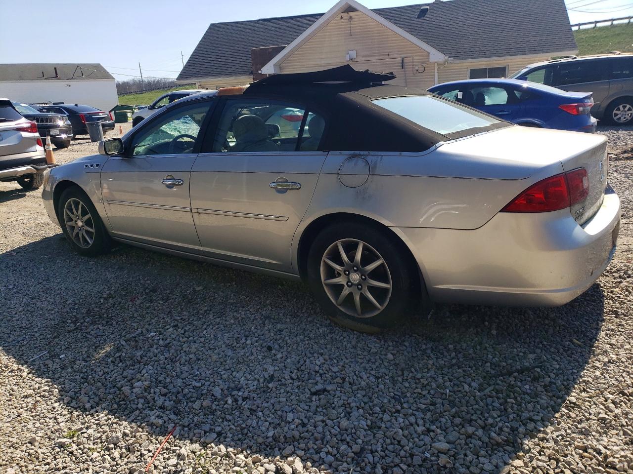 BUICK LUCERNE 2011 — 3