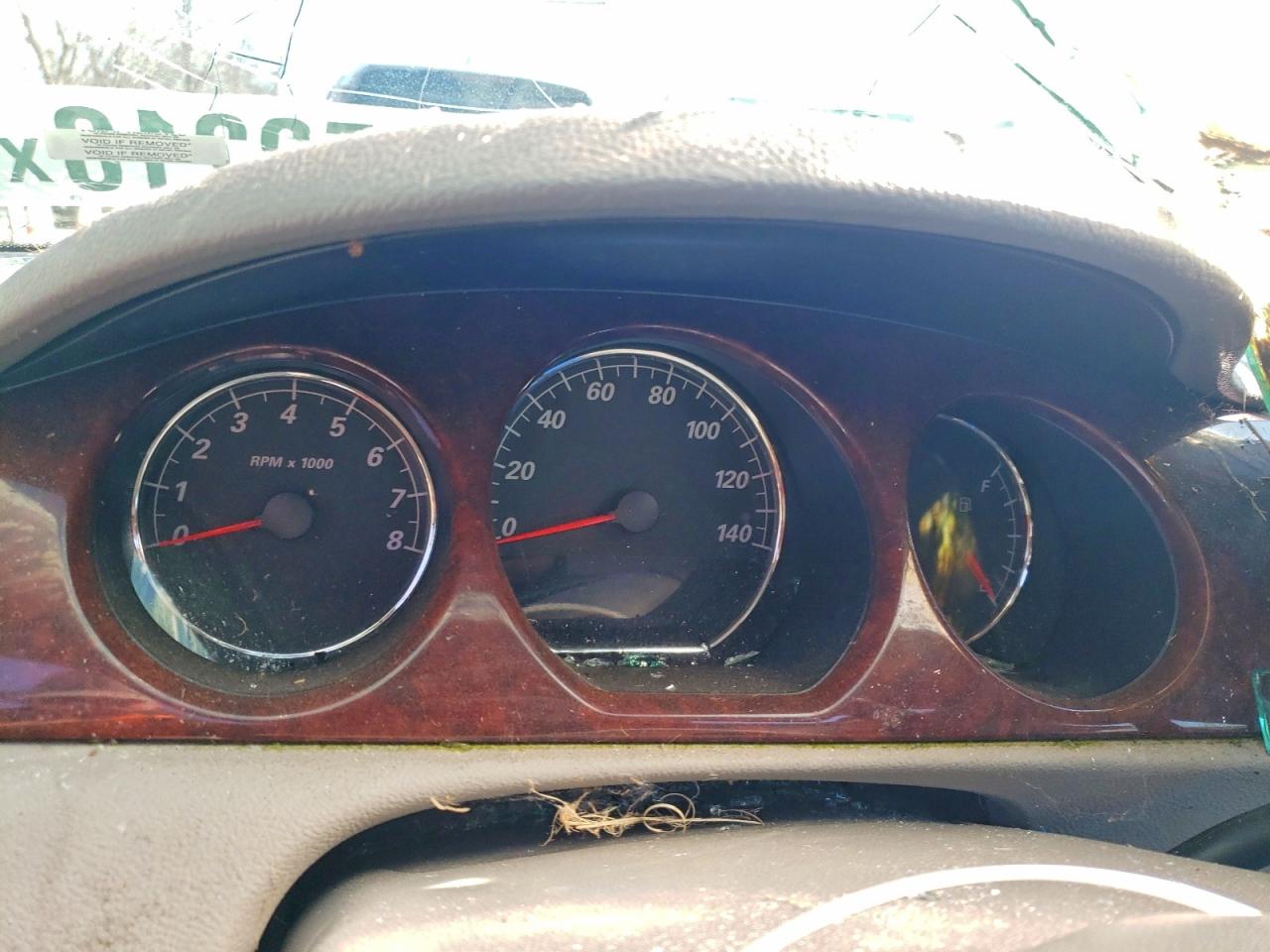 BUICK LUCERNE 2011 — 10
