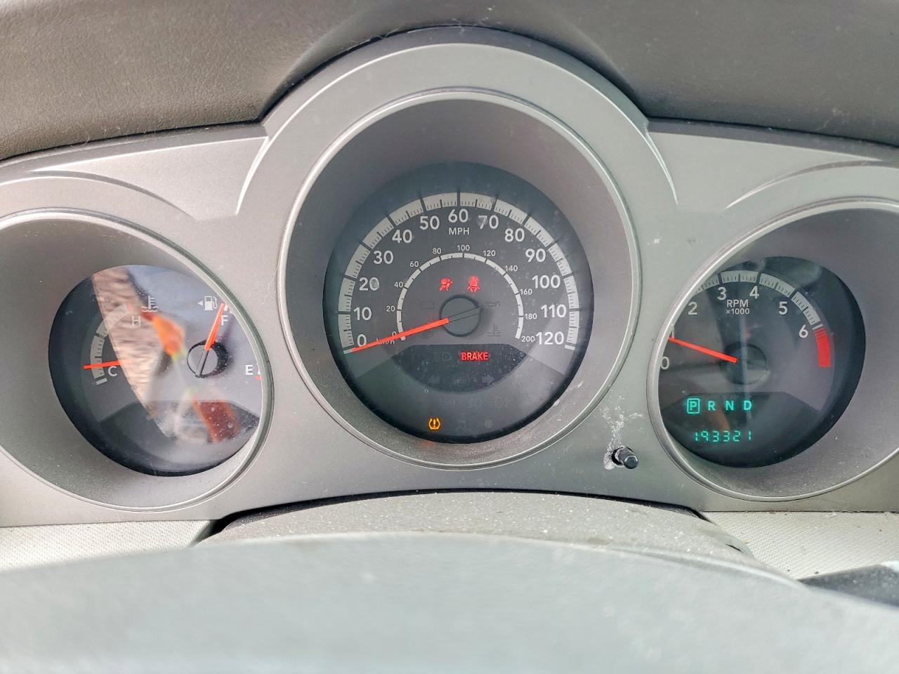 DODGE AVENGER 2010 — 10