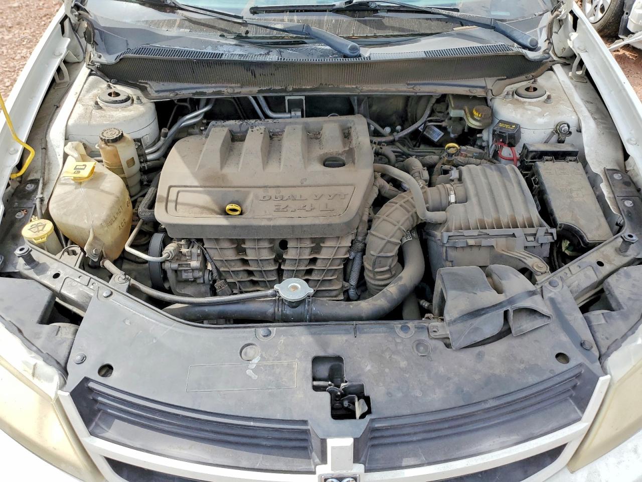 DODGE AVENGER 2010 — 12