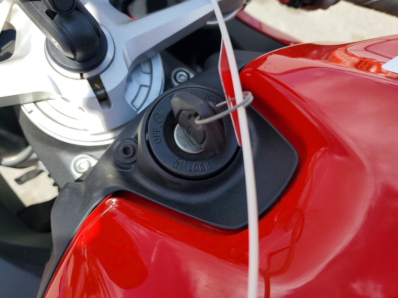 DUCATI PANIGALE 2022 — 9