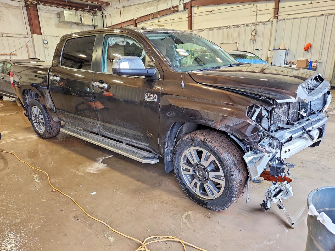TOYOTA TUNDRA 2019 — 5