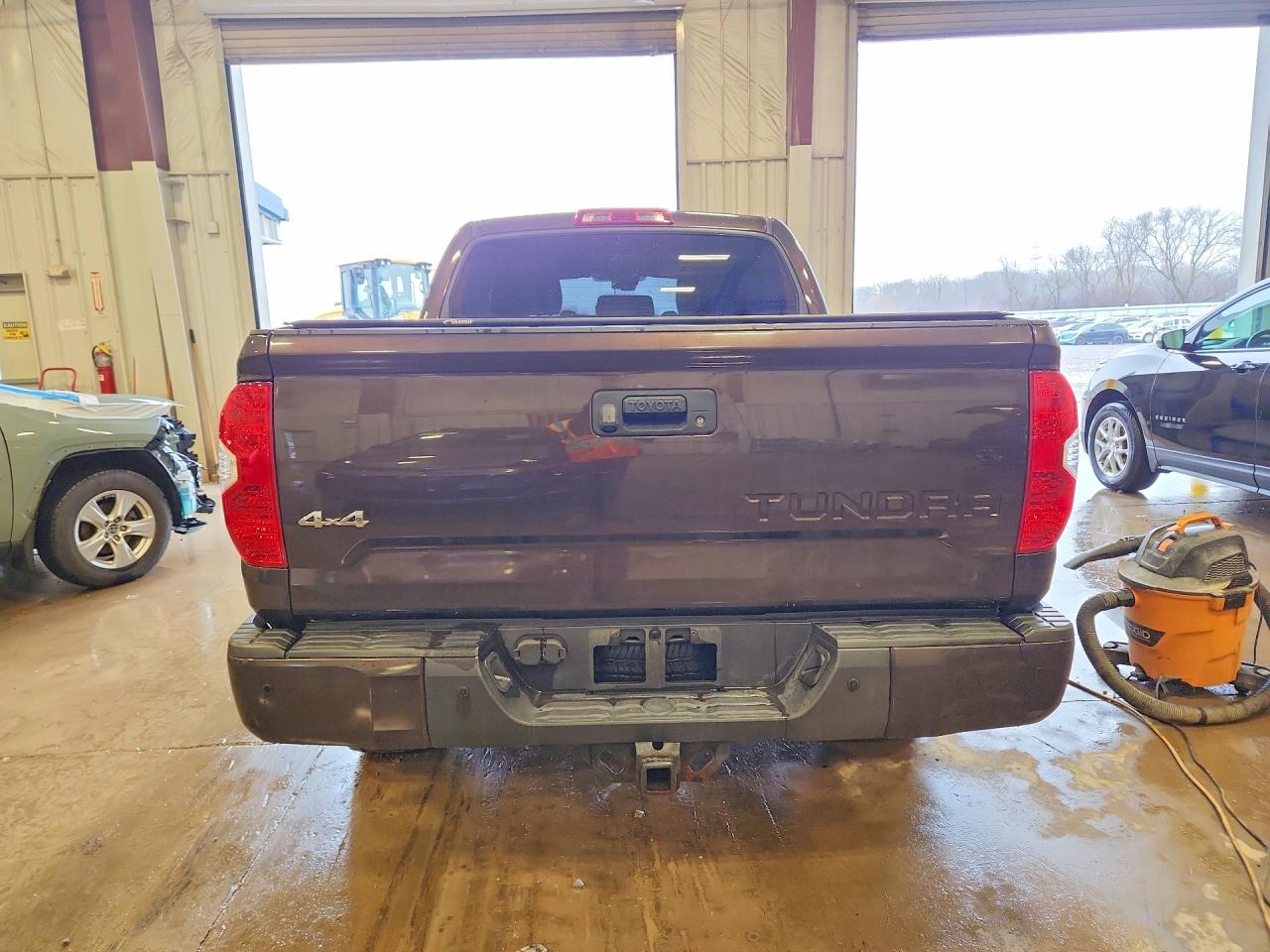 TOYOTA TUNDRA 2019 — 7