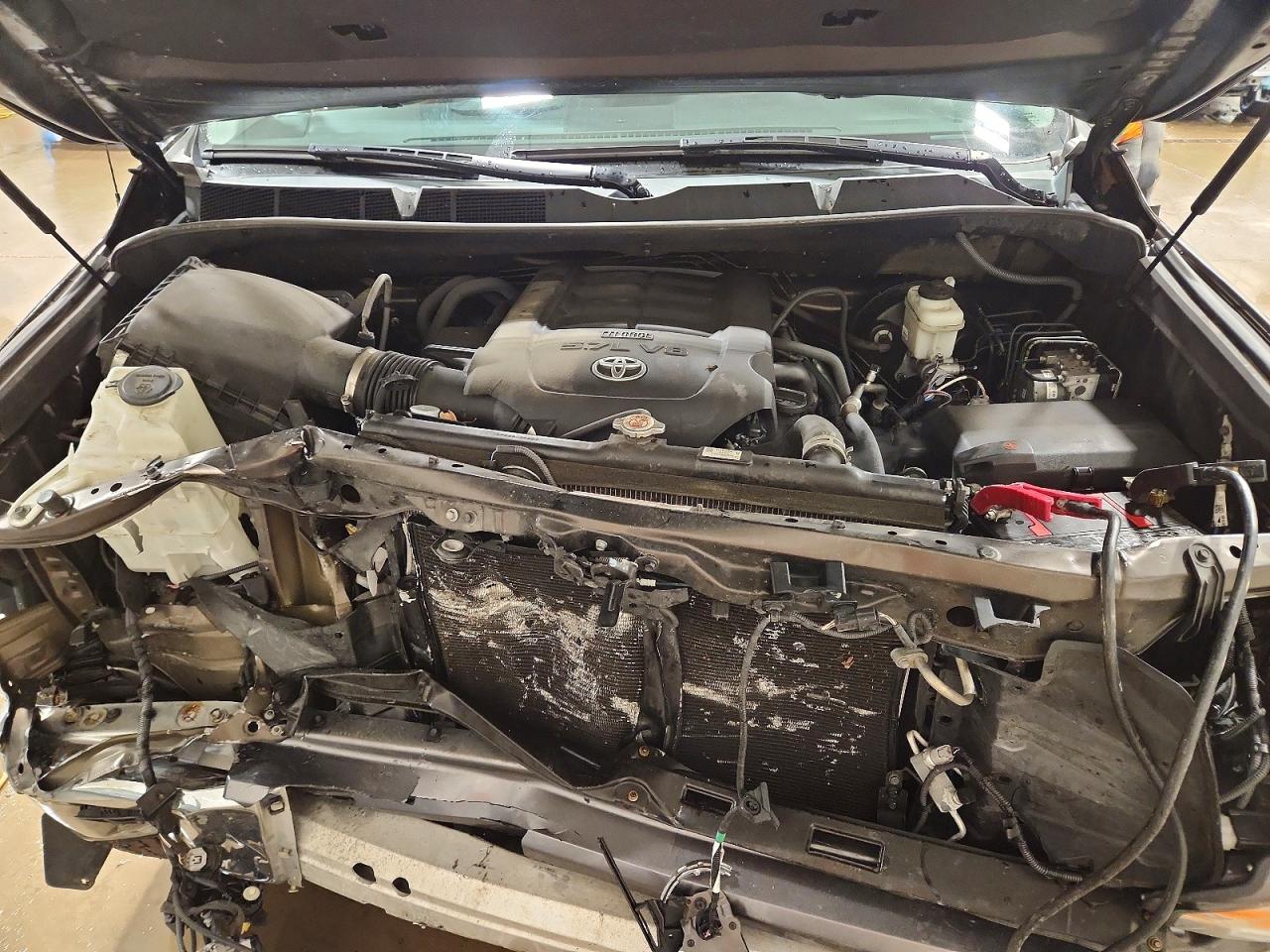 TOYOTA TUNDRA 2019 — 12