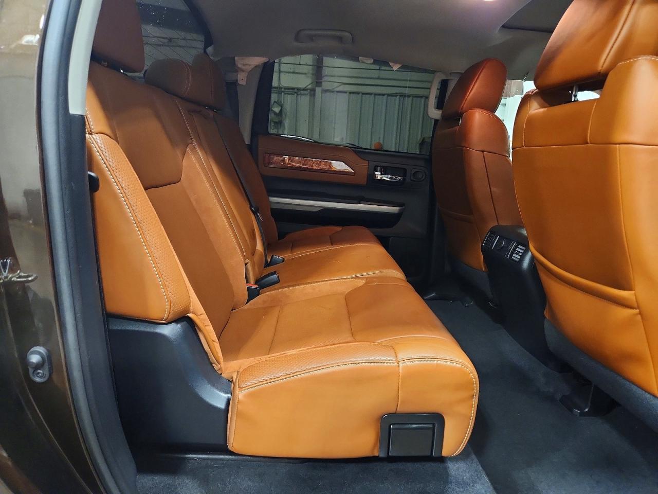 TOYOTA TUNDRA 2019 — 11