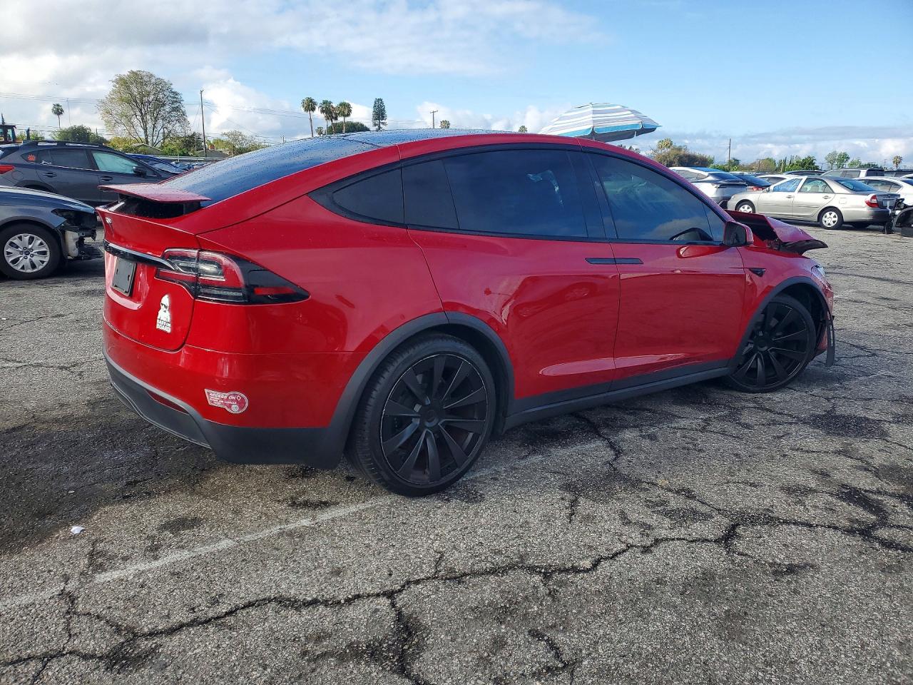 TESLA MODEL X 2022 — 4