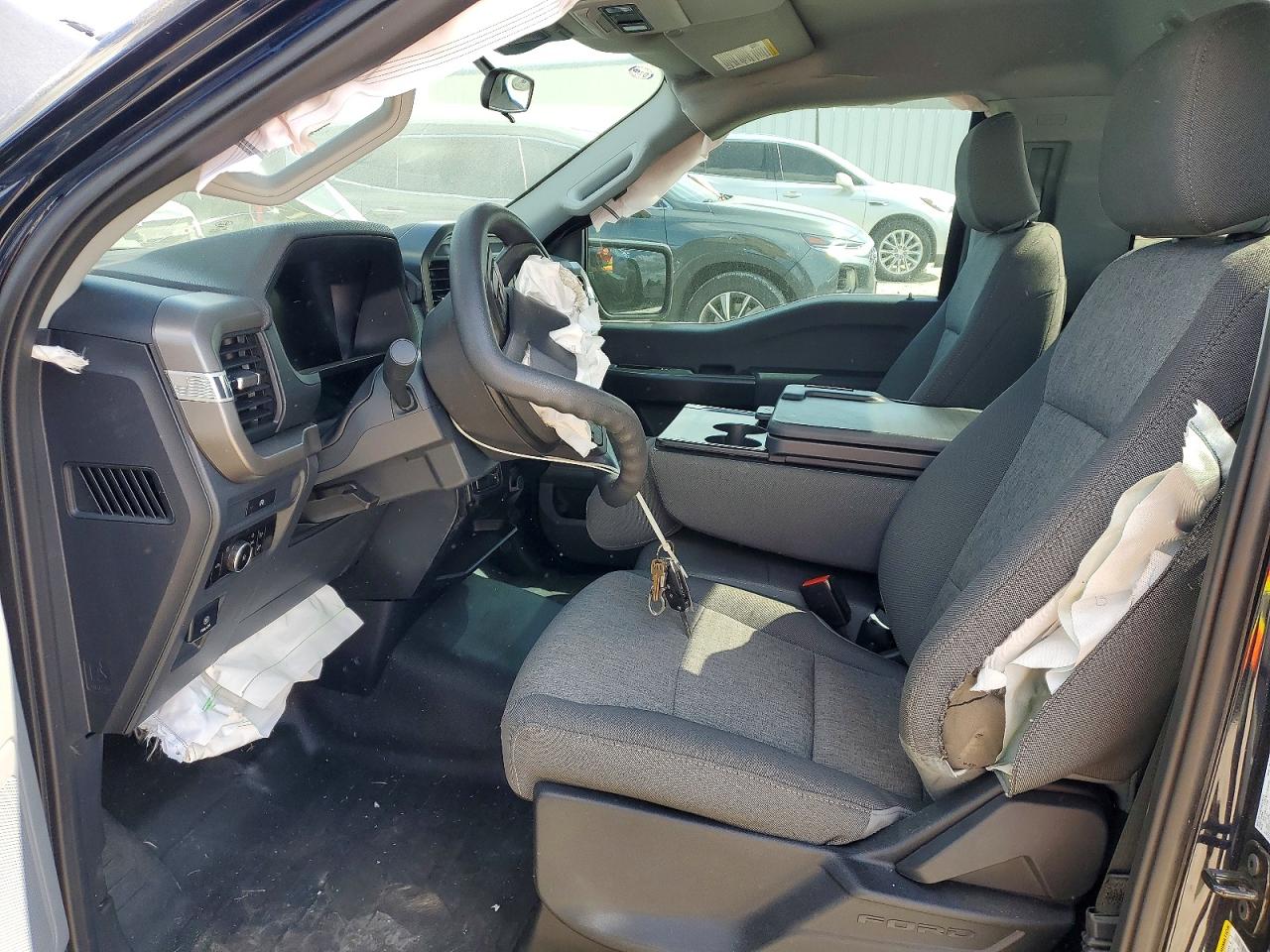 FORD F-150 2025 — 8
