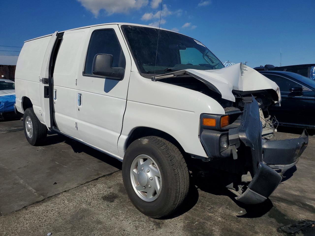 FORD ECONOLINE 2010 — 5