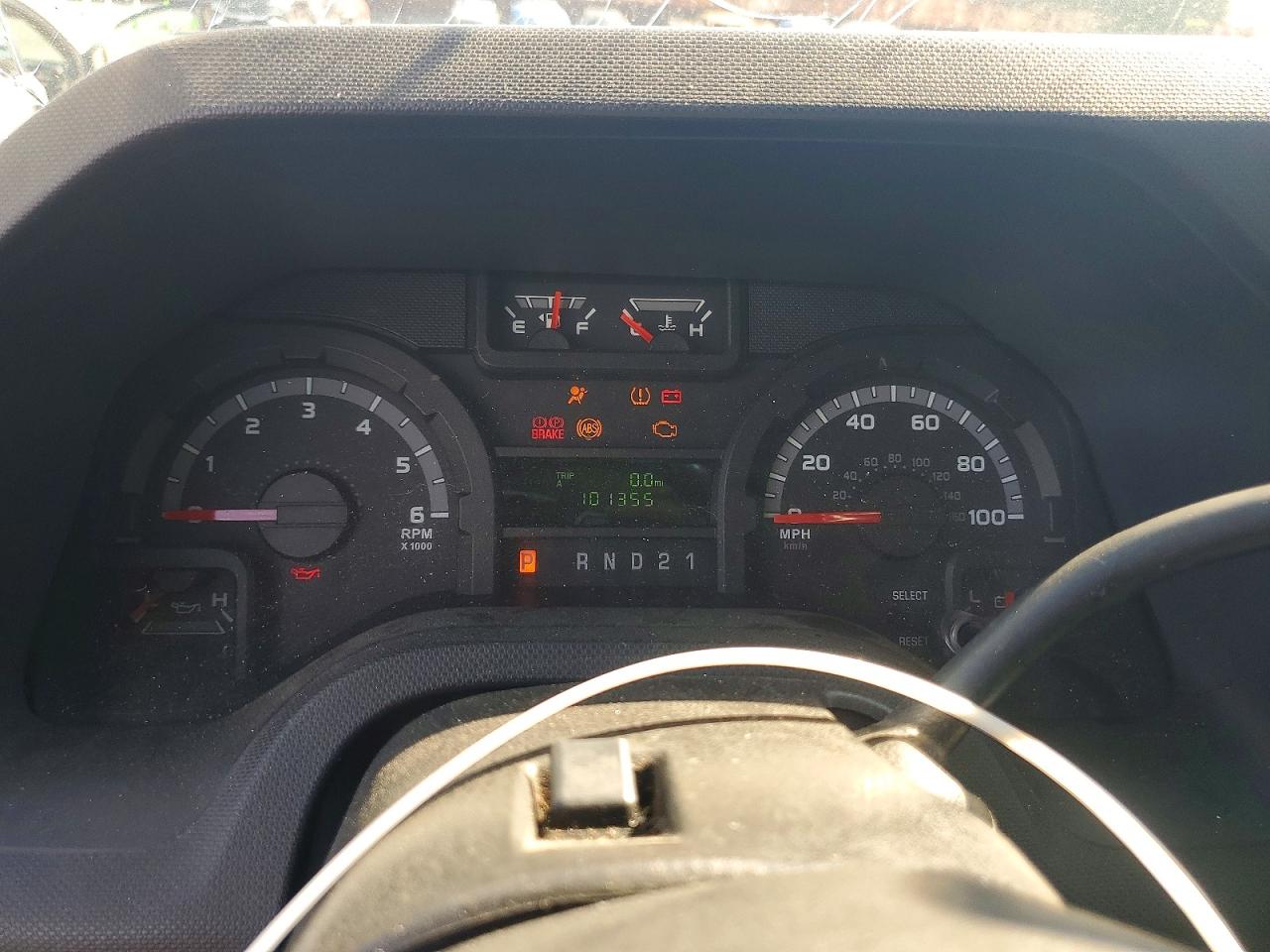 FORD ECONOLINE 2010 — 10