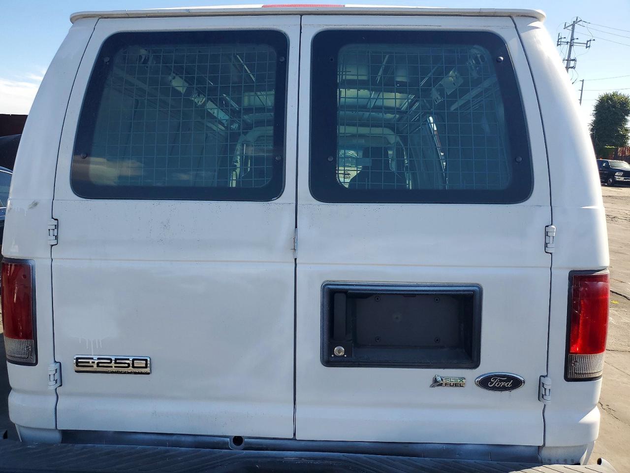 FORD ECONOLINE 2010 — 11