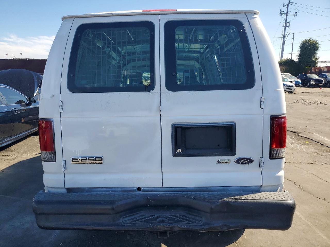 FORD ECONOLINE 2010 — 7
