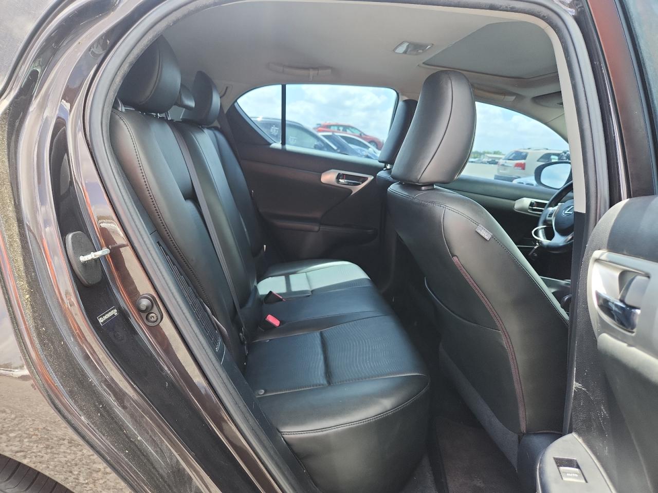 LEXUS CT 200H 2011 — 11