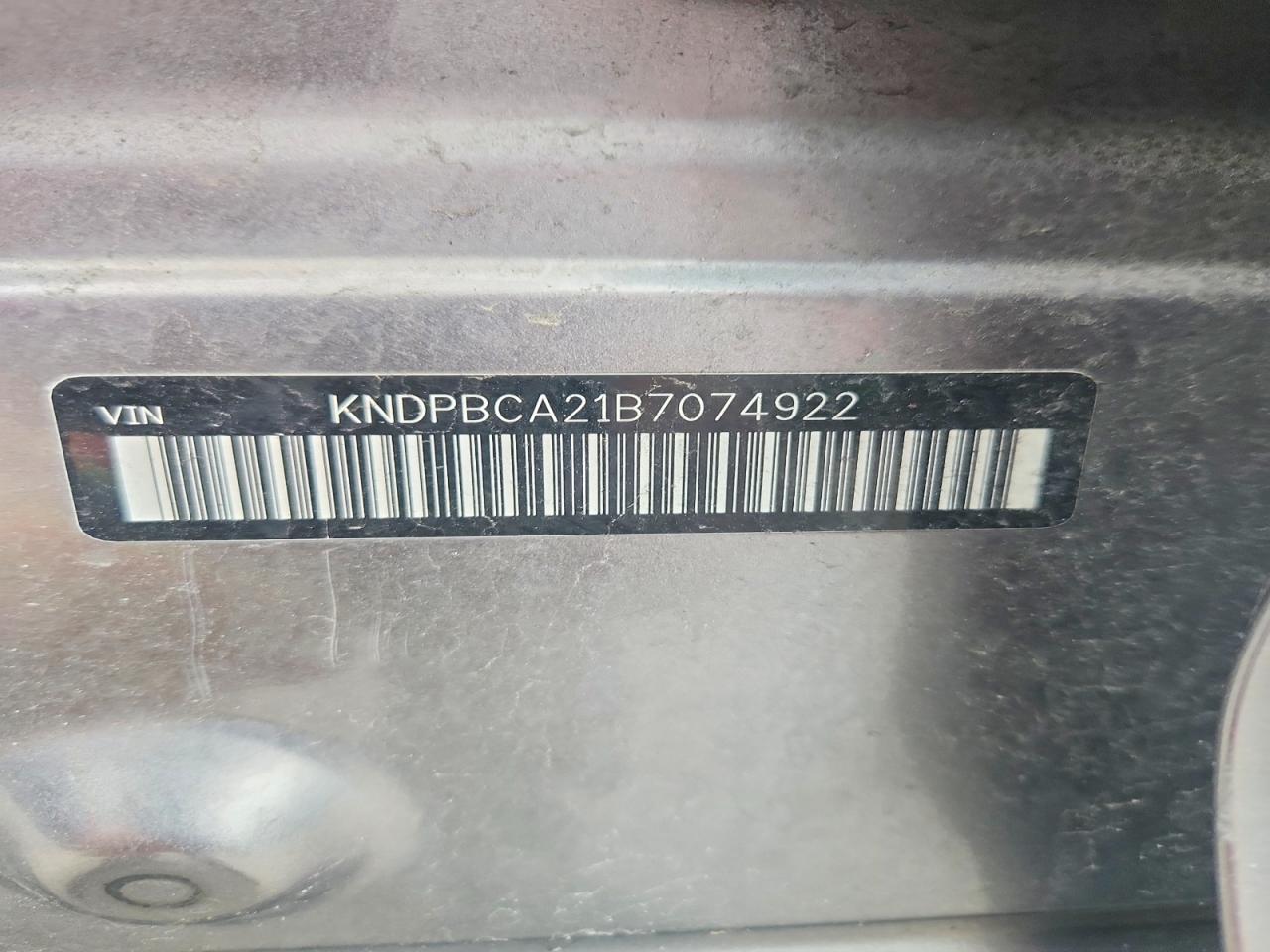 KIA SPORTAGE 2011 — 13