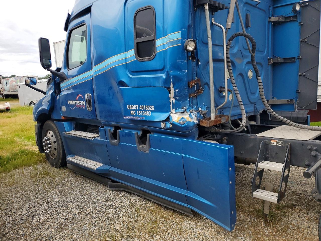 FREIGHTLINER CASCADIA 126 2018 — 10