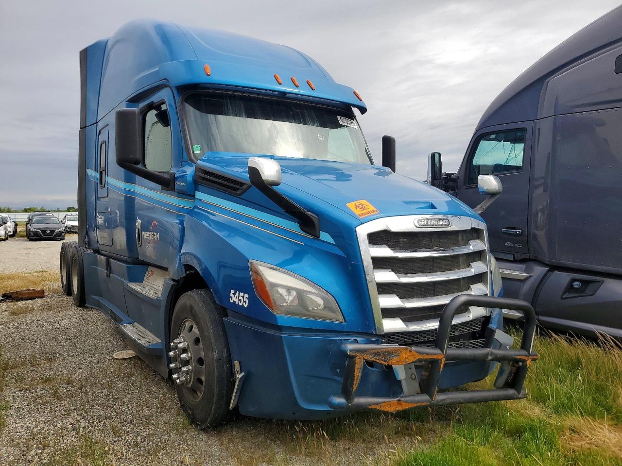 FREIGHTLINER CASCADIA 126 2018 — 2