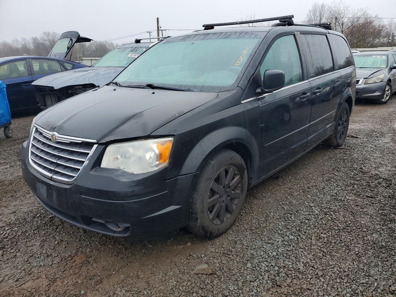 2008 CHRY TOWN AND COUNTRY