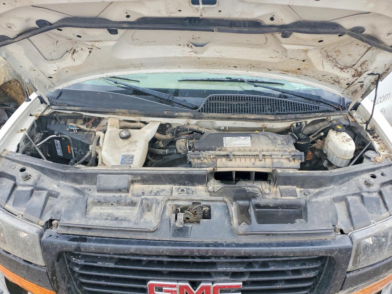 GMC SAVANA 2019 — 13